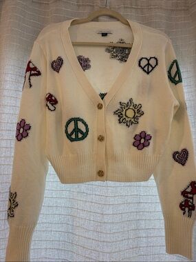 AE icon patch Cropped Cardigan Sweater
